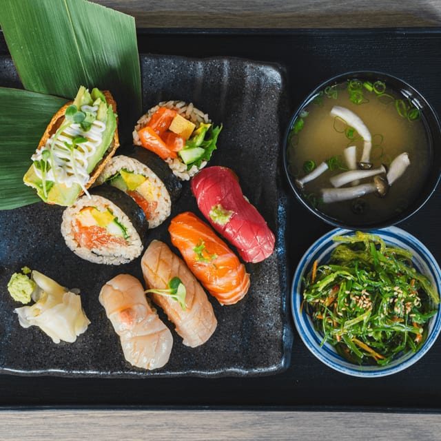 Lunch Special Set.